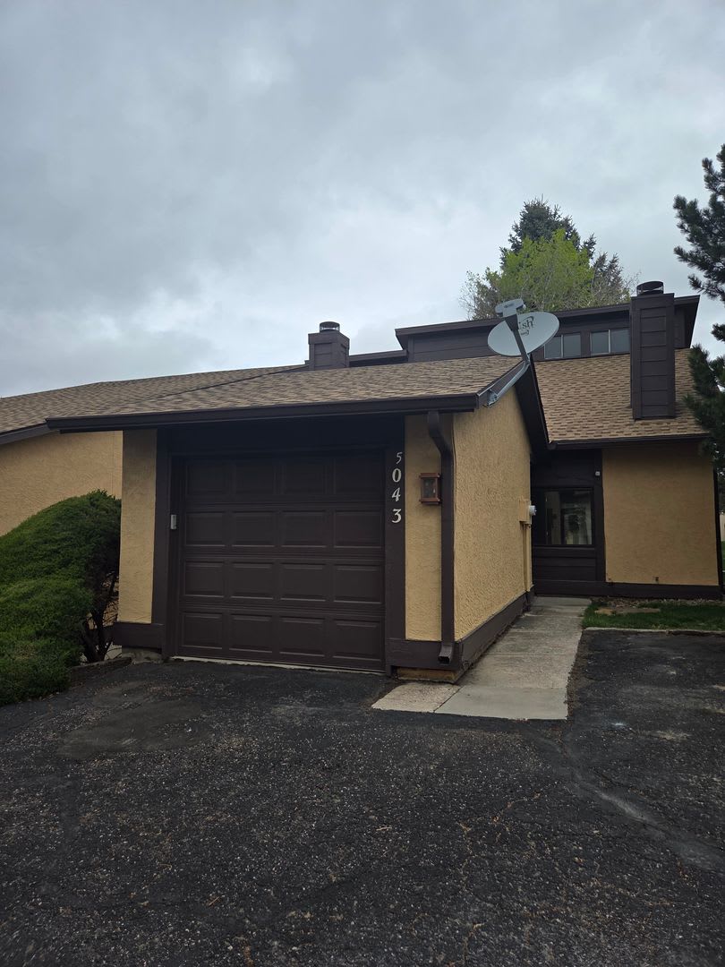 Village Seven Newly Updated All Electric $1500/Month 1 Bed/ 1 Bath Townhome – photo 1