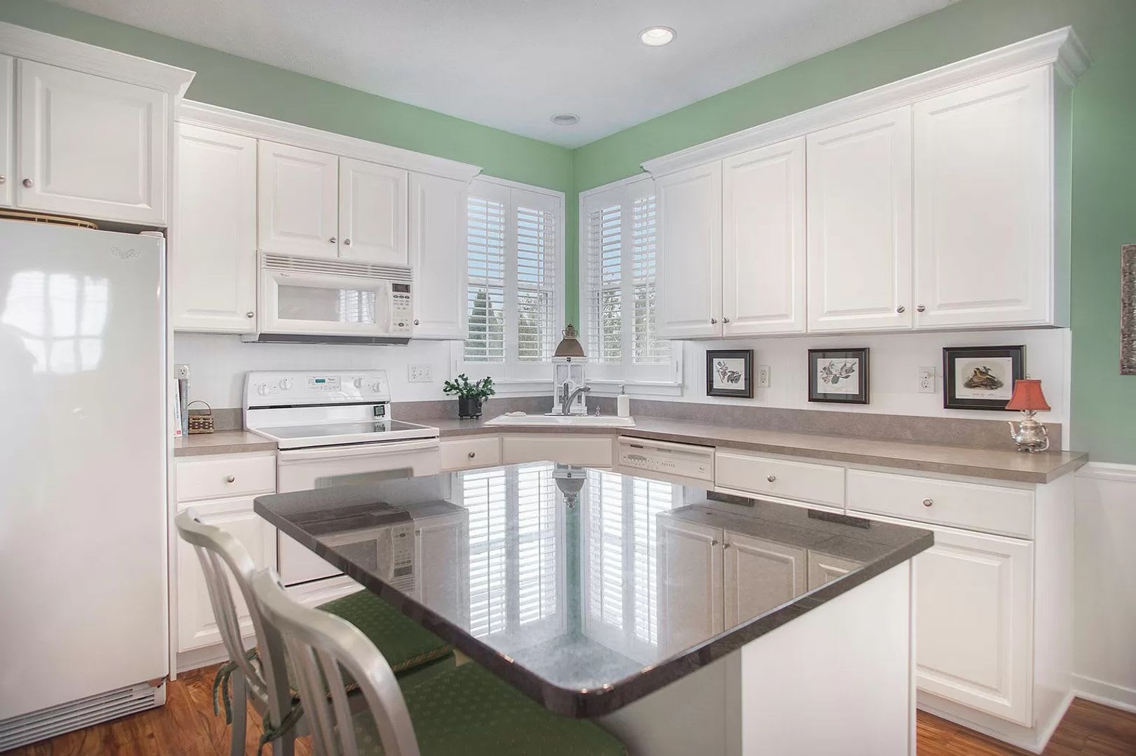SOUTH SIDE HOLLAND 4 BED 3 BATH HOME – photo 3