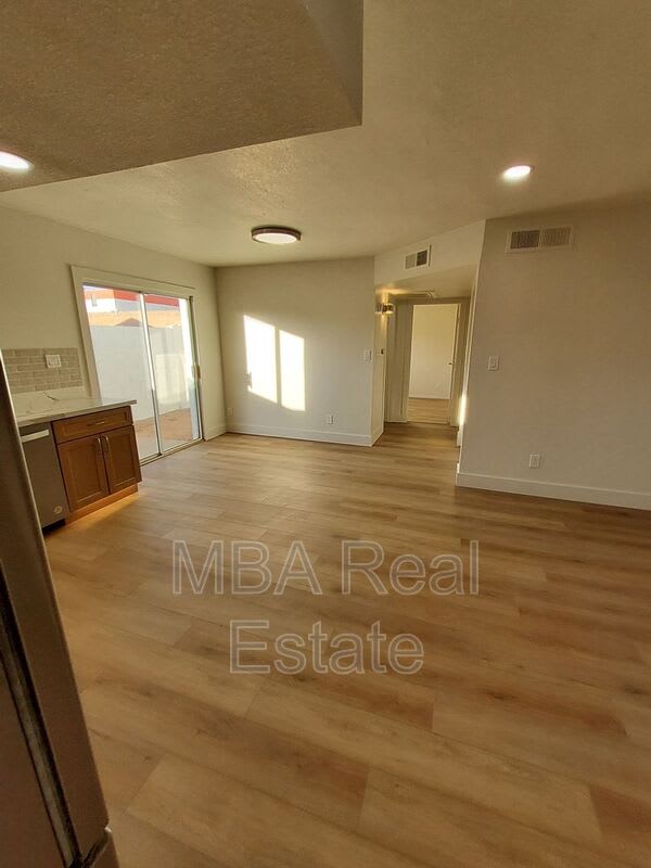 5040 N 18th Ave – photo 5