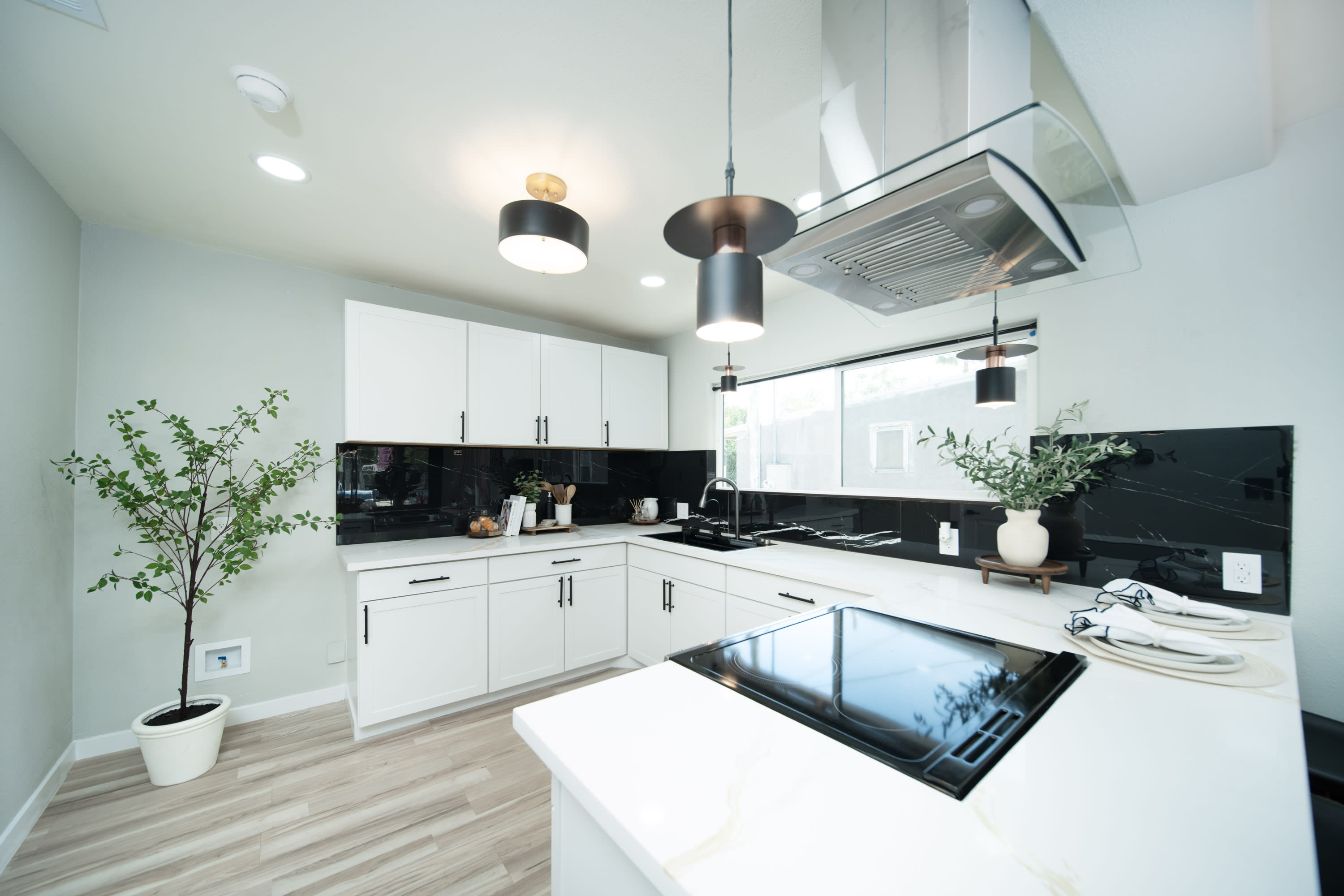 921 W 19th St – photo 4