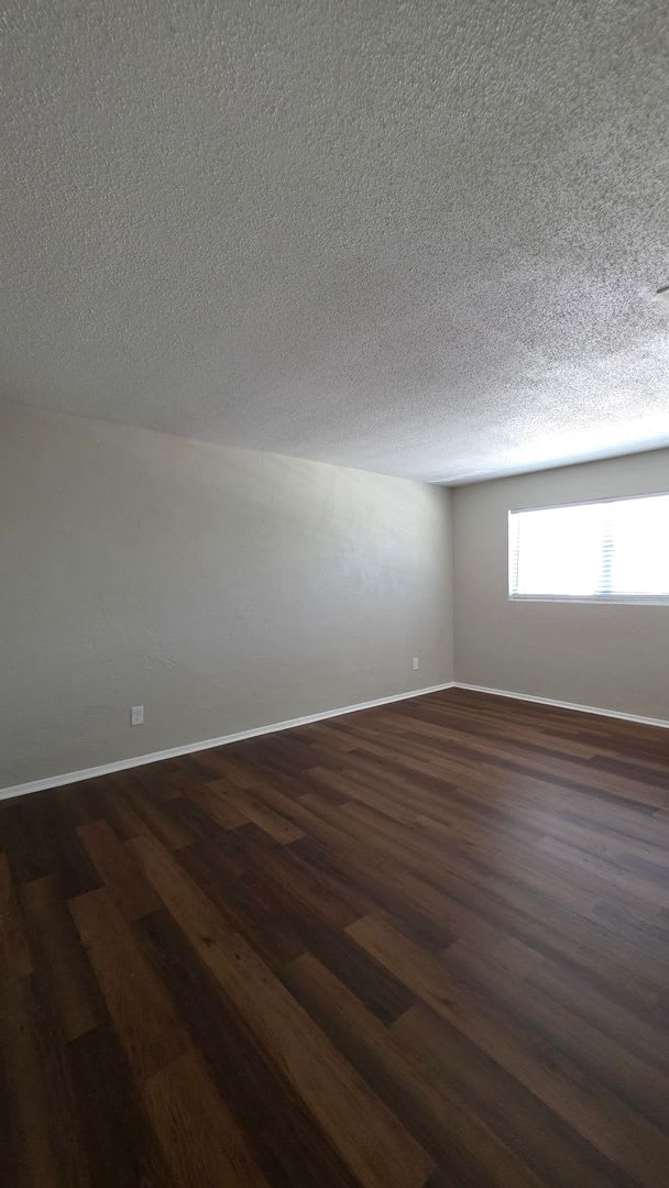 ** HALF OFF 1ST MONTH'S RENT WITH 13 MONTH LEASE ** – photo 5