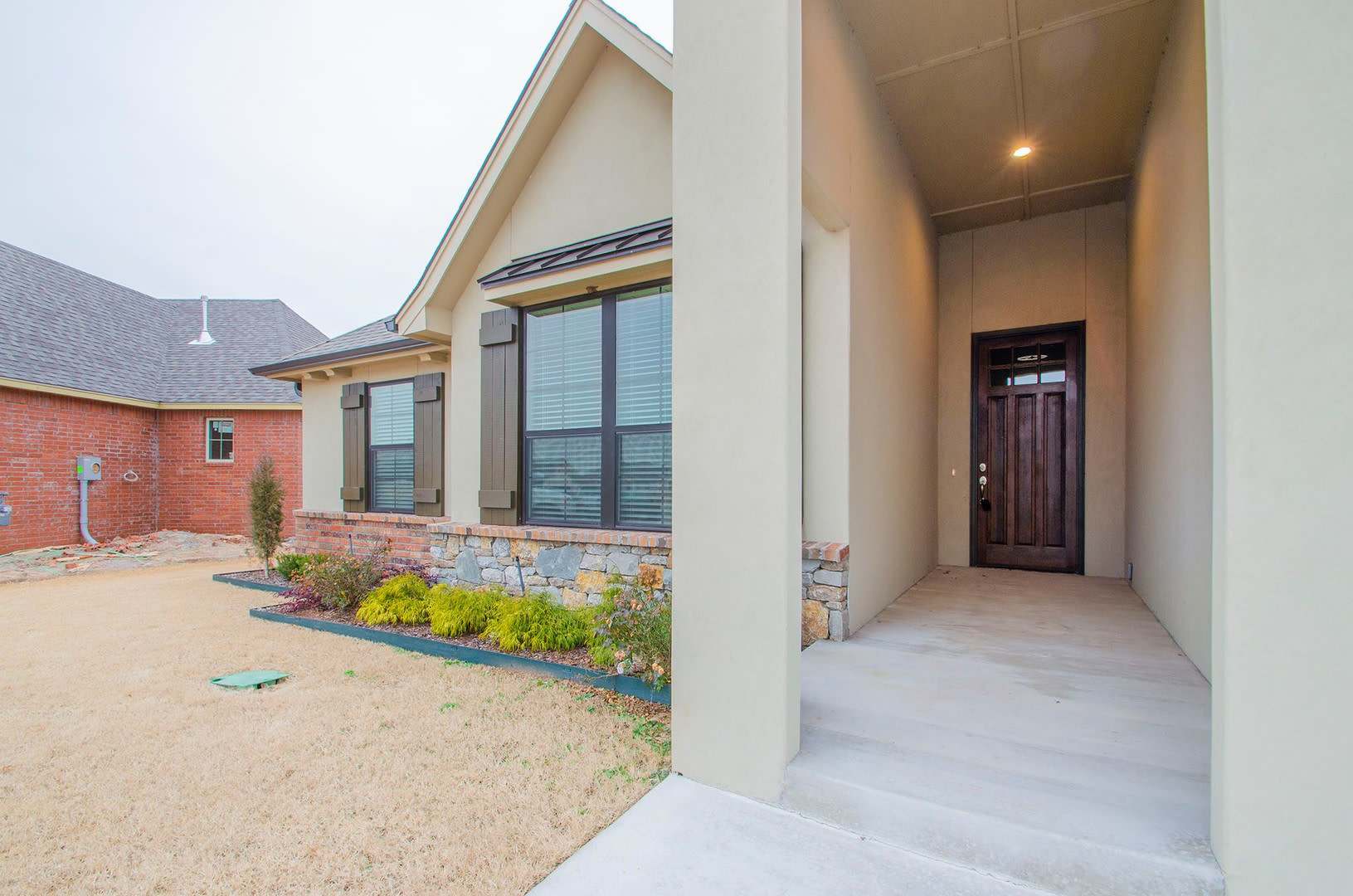 Beautifully maintained, single-story home nestled in the desirable Quail Creek Villas community! – photo 3