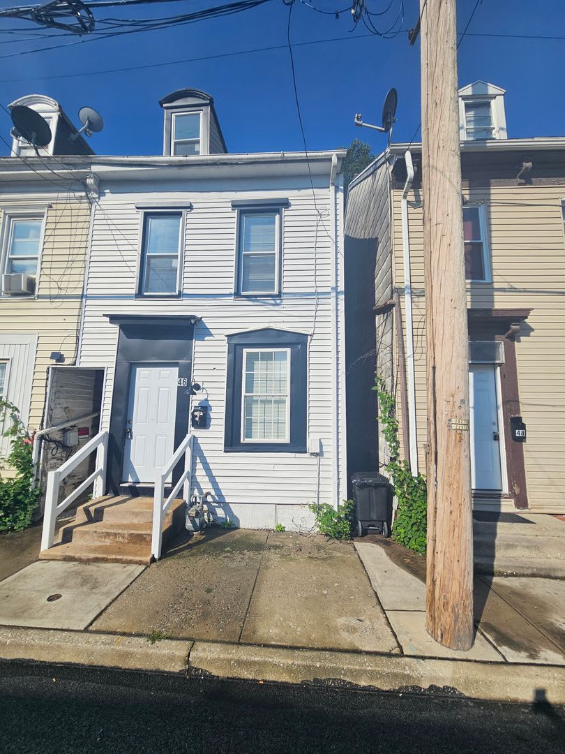 AVAILABLE FOR NOW!! 3BR/1BA WITH GARAGE!! – photo 2