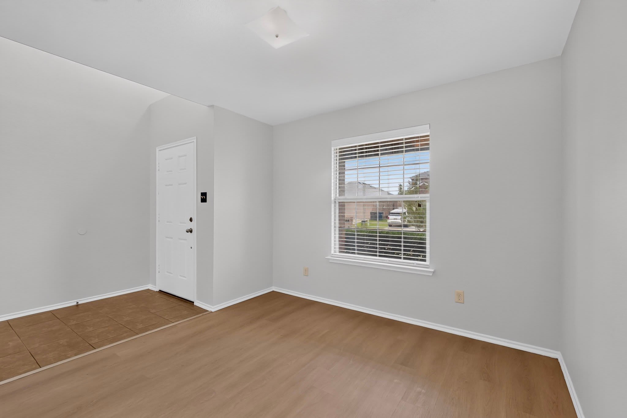 2123 Meadow View Drive – photo 4