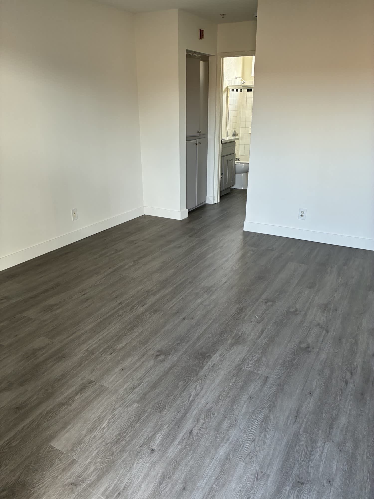 3341 Andrita St – photo 3