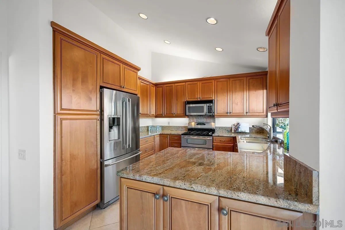 6393 Cardeno Dr – photo 3