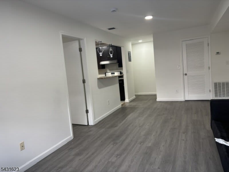 392 College Dr – photo 3