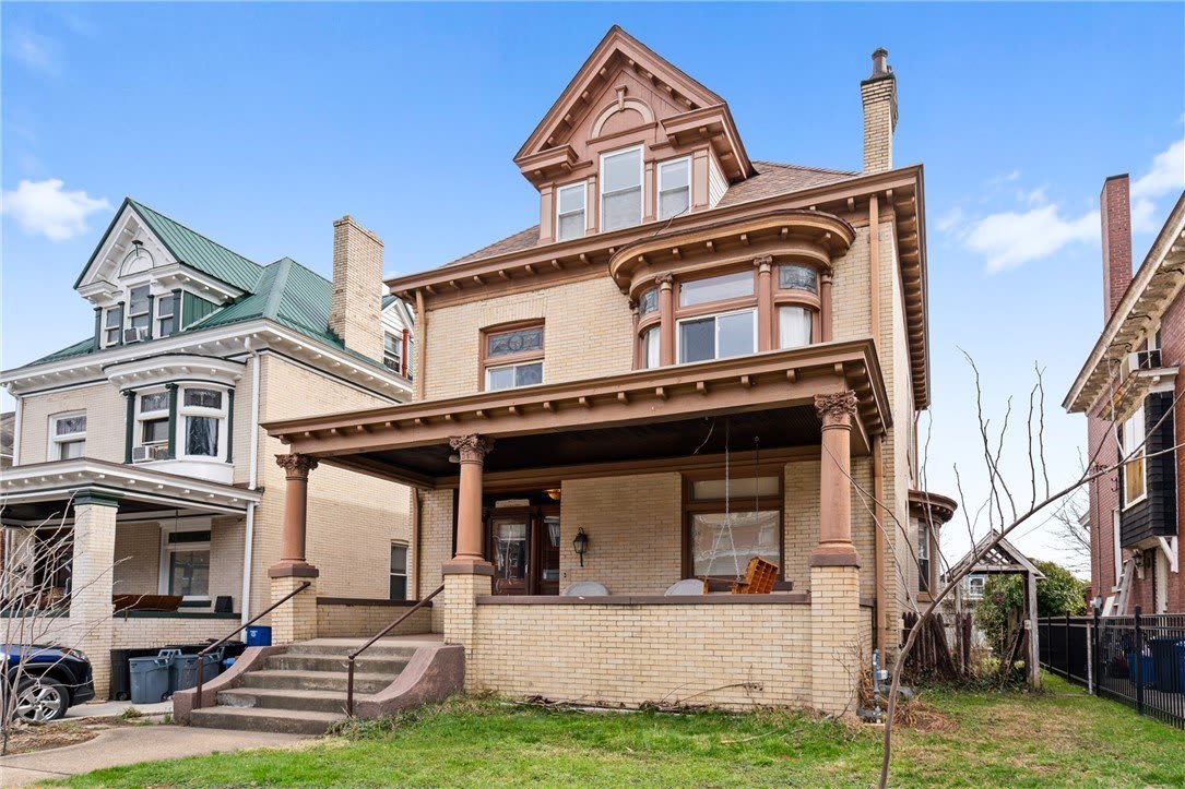 922 Jancey St – photo 2