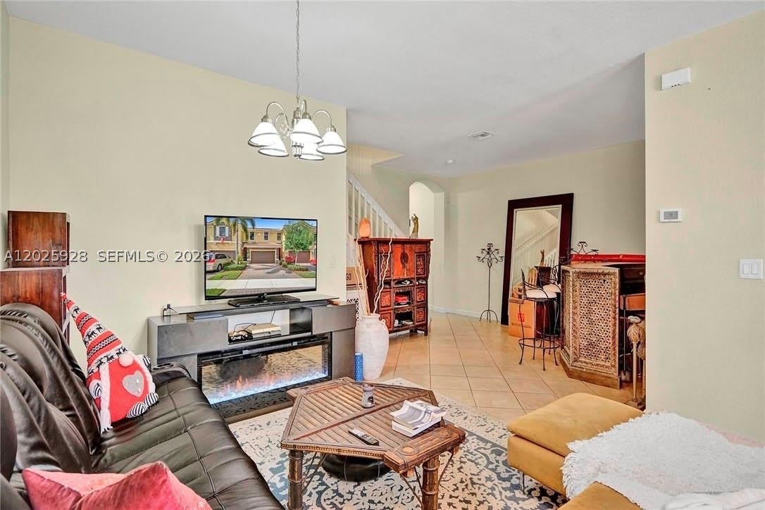 821 E Village Cir – photo 5