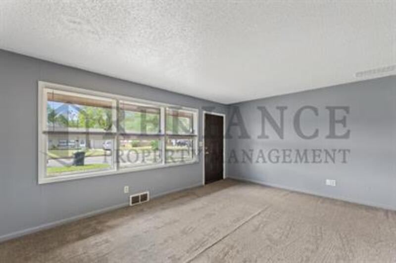 1602 Luther East – photo 5