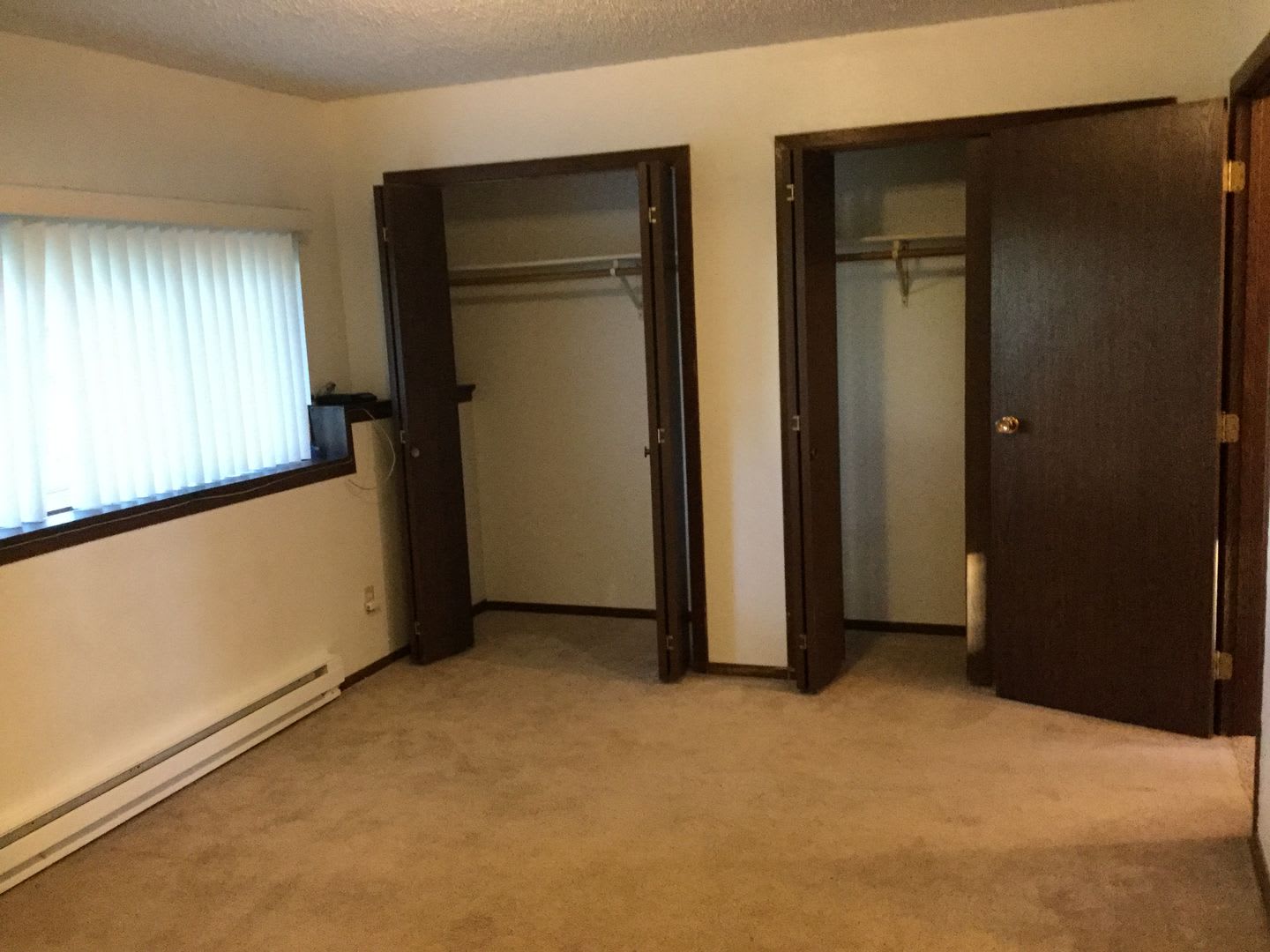 Spacious 2-Bed Townhome with Garage, Yard & All the Extras! – photo 2