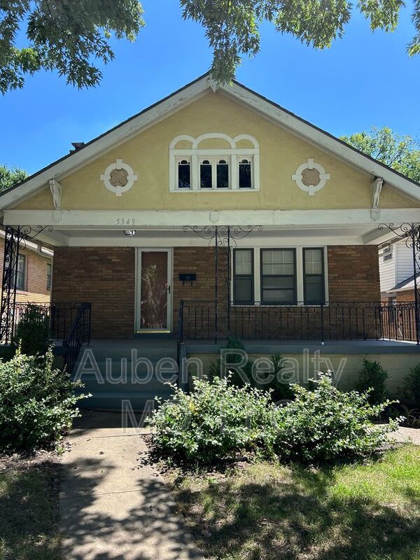5345 Charlotte St. – photo 1