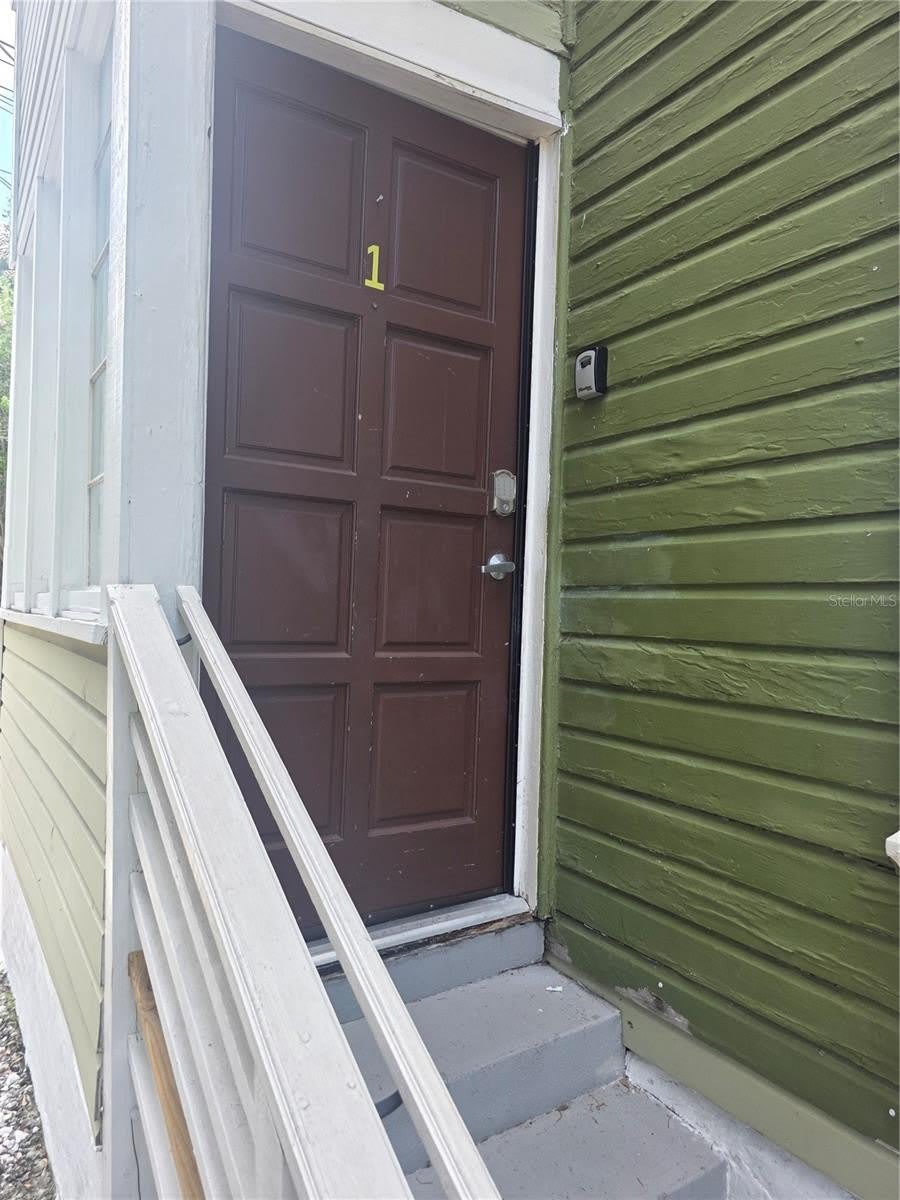 212 W Beach Place – photo 2