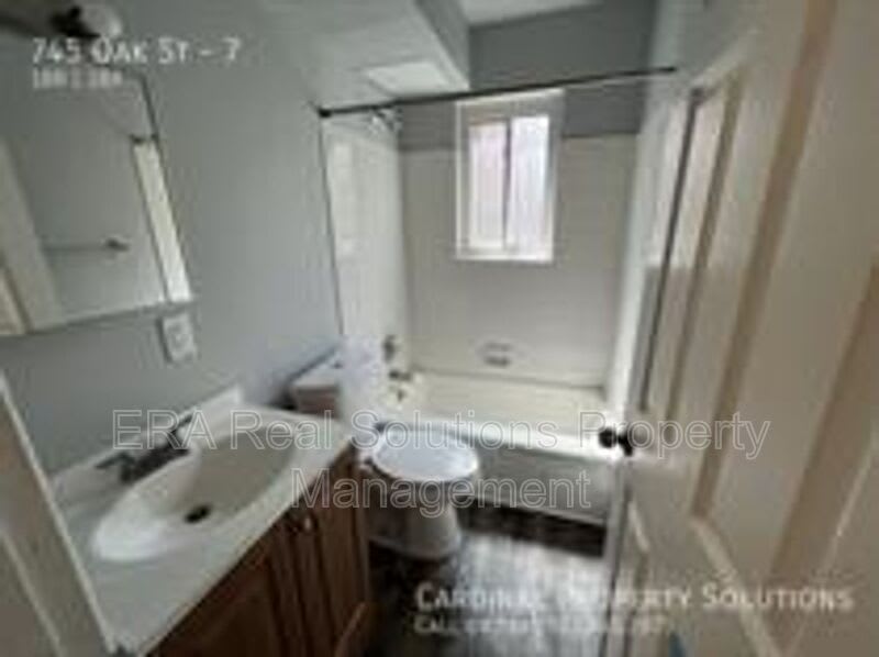 745 Oak Street – photo 4