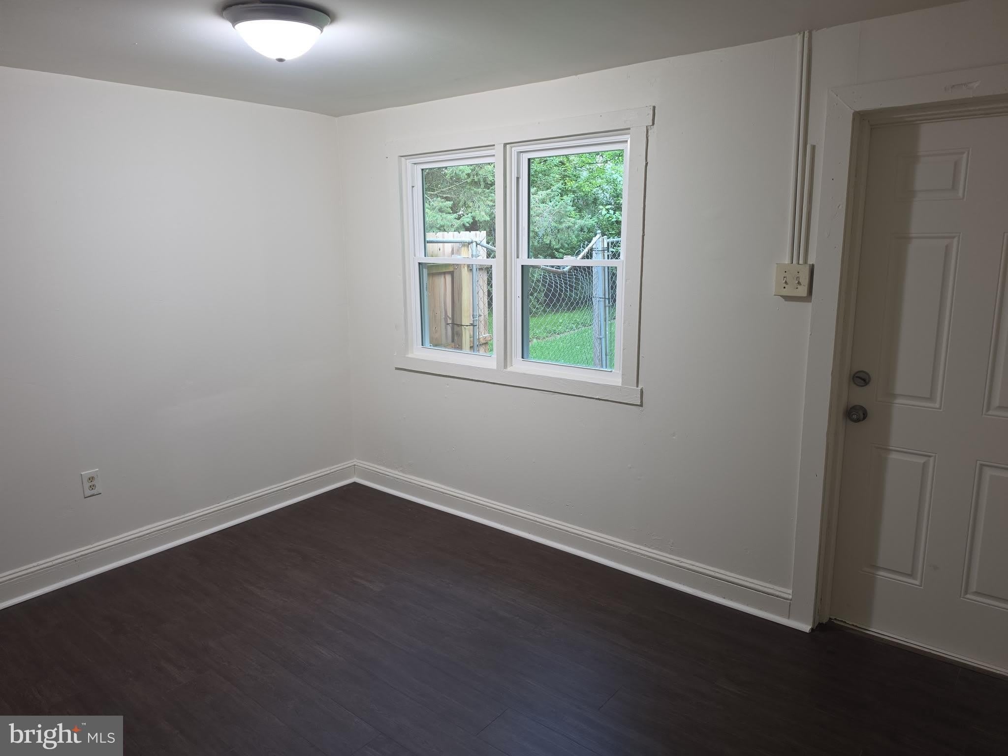243 E Valley Road – photo 3