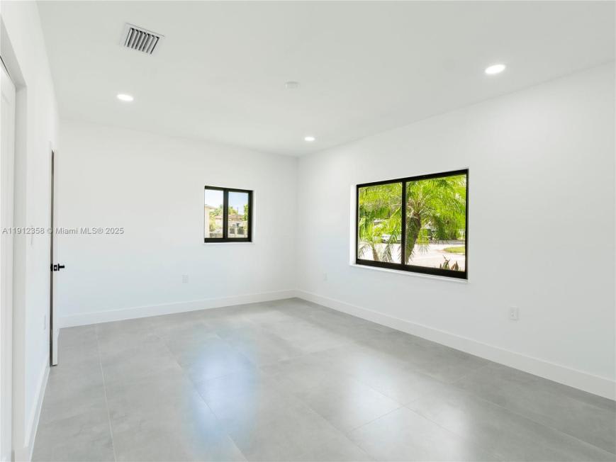 1181 NE 202nd St – photo 3