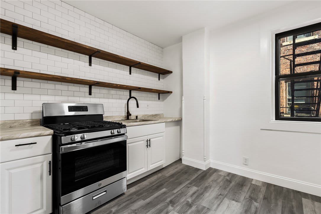 408 E 6th Street – photo 3