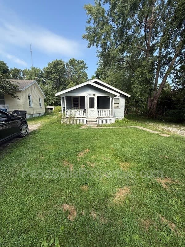 2067 N Maple Ave – photo 2