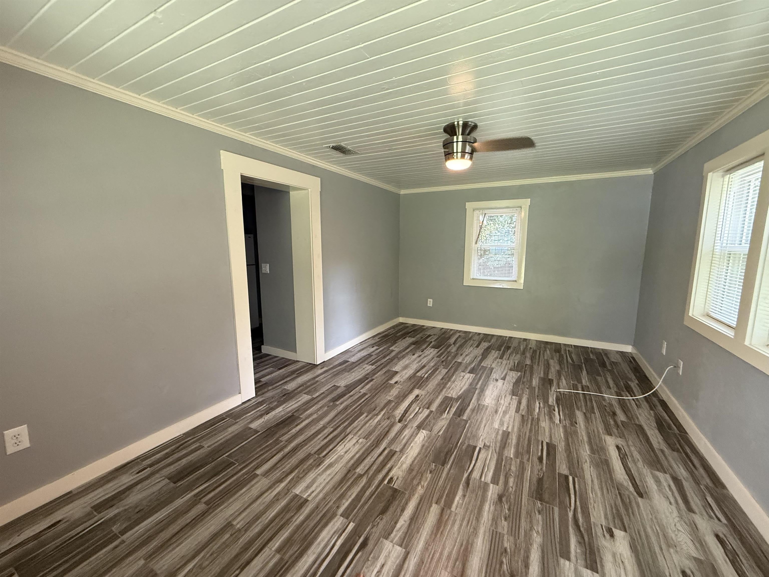 1316 Aintree Lane – photo 1