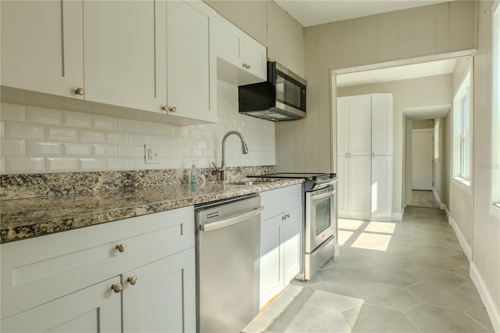 2553 18TH Avenue N – photo 4