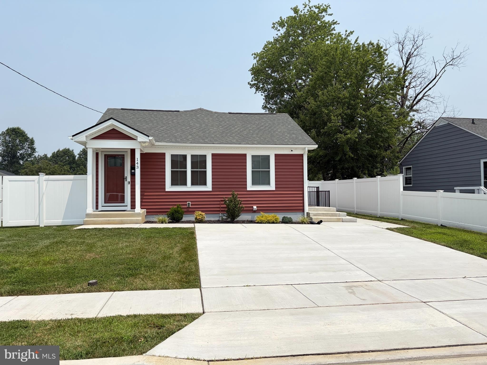 143 Bannister Avenue – photo 1
