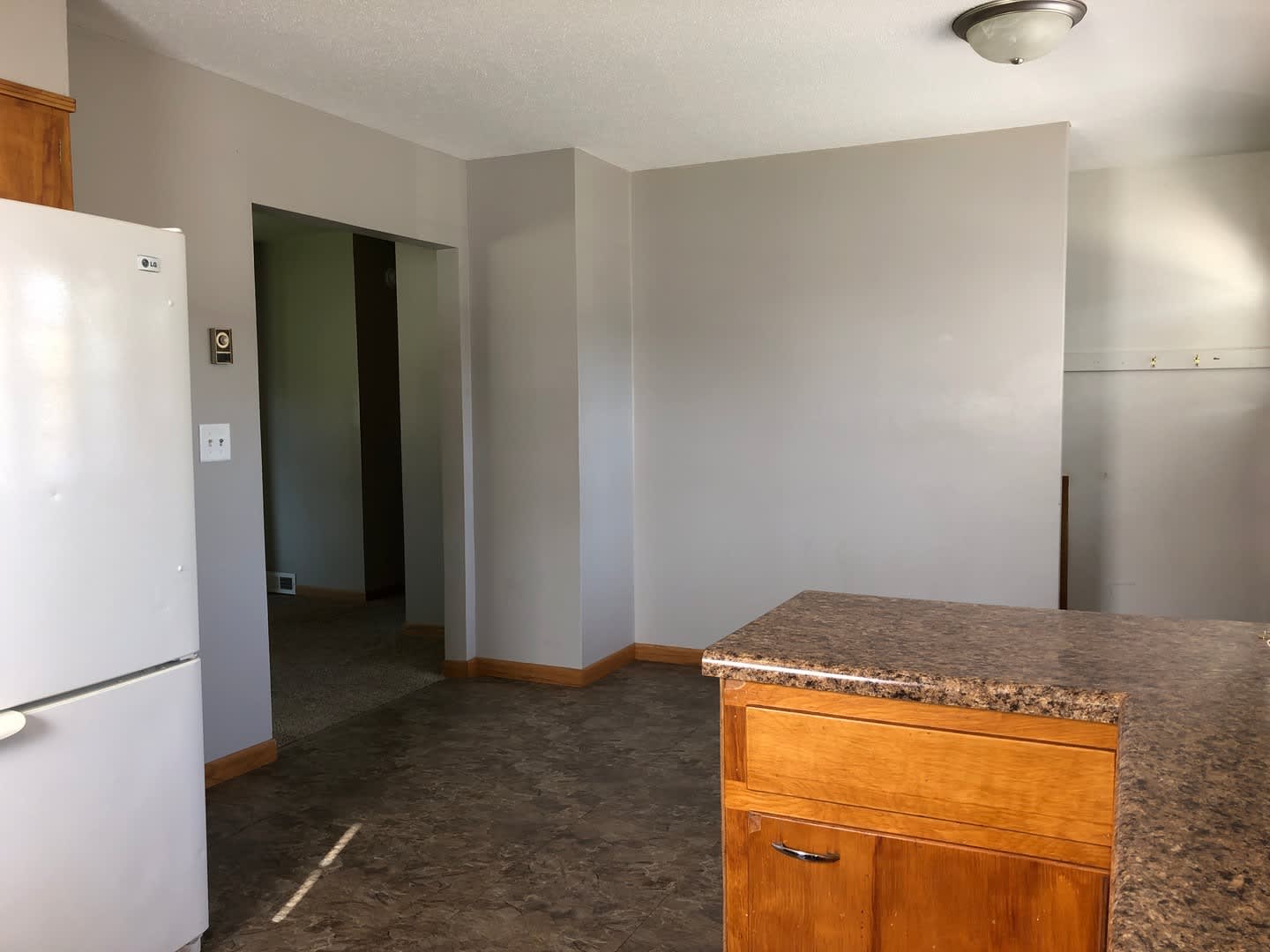 5 bed 2 Bath Single Family Home – photo 4