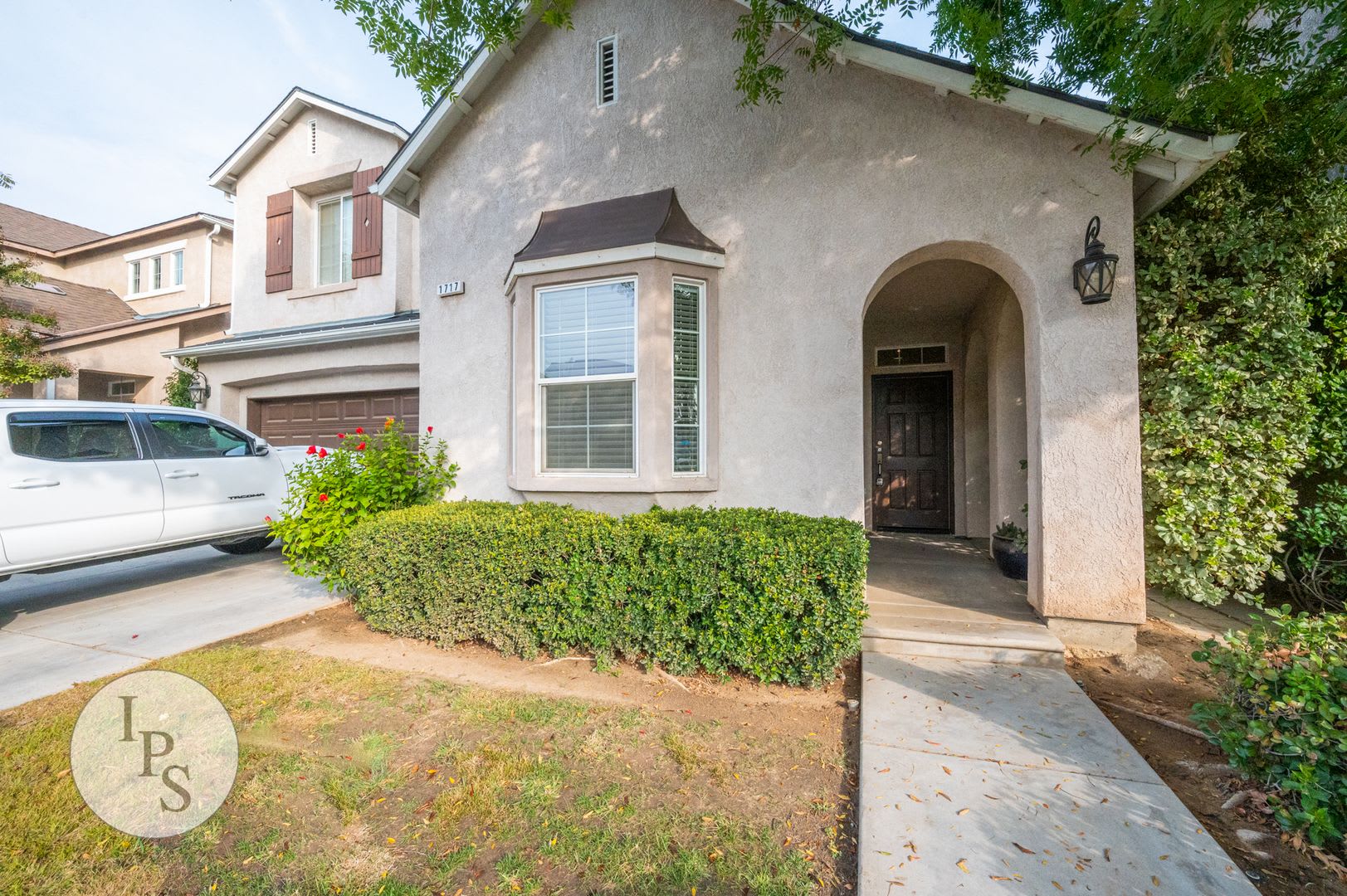 Clovis Gated 2-Story Home, 2BR/3BA, Built 2005 – 2x Primary Suites – photo 3