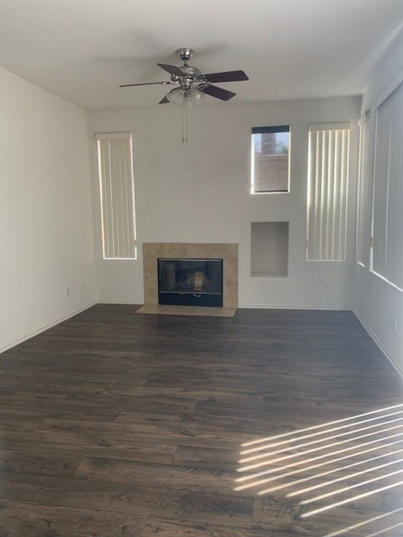 3bd/2.5 ba Plus Loft 2 Story home in Gated Community of Ivey Ridge Community Pool AC Solar Panels – photo 4