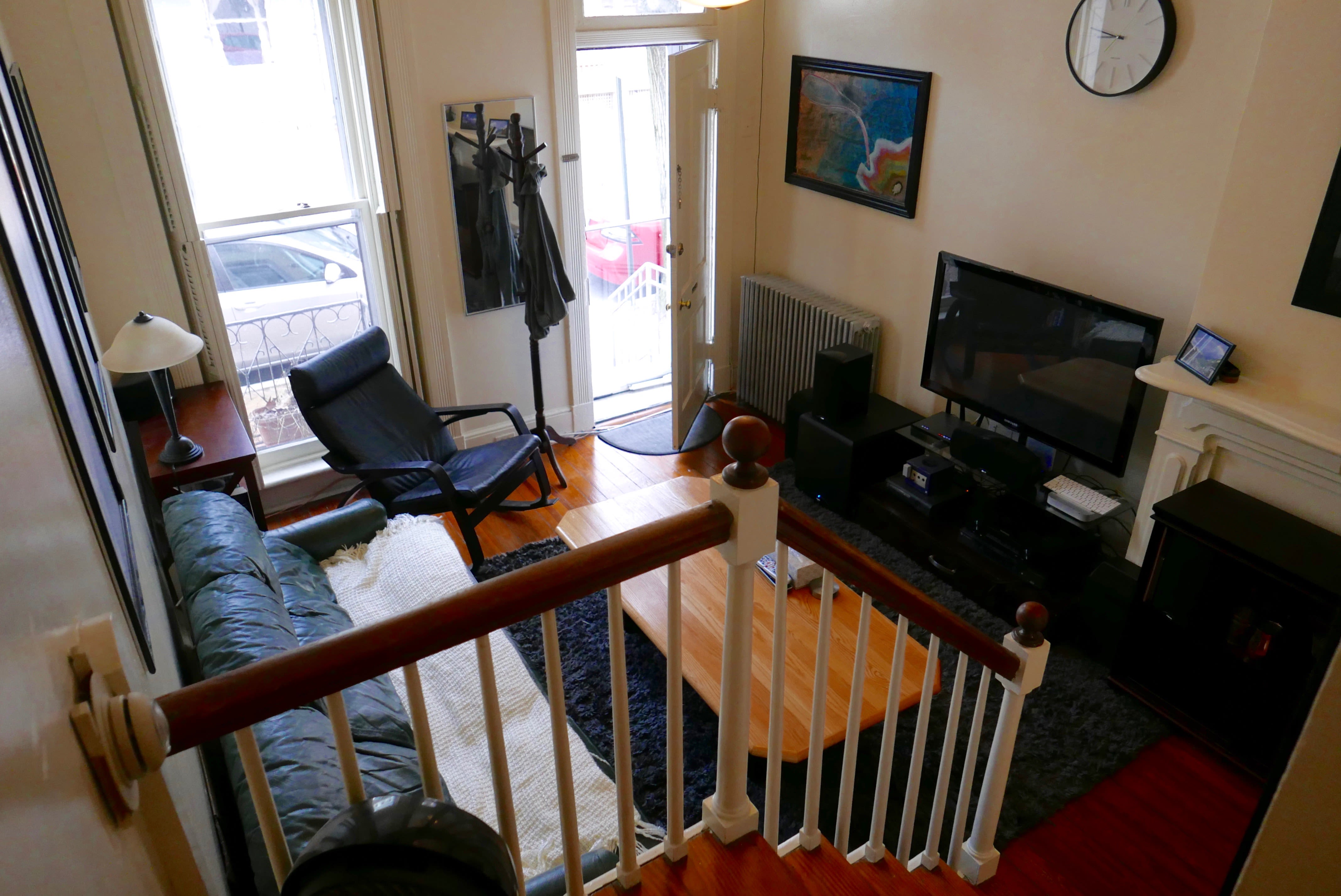 208 E 3rd St – photo 3