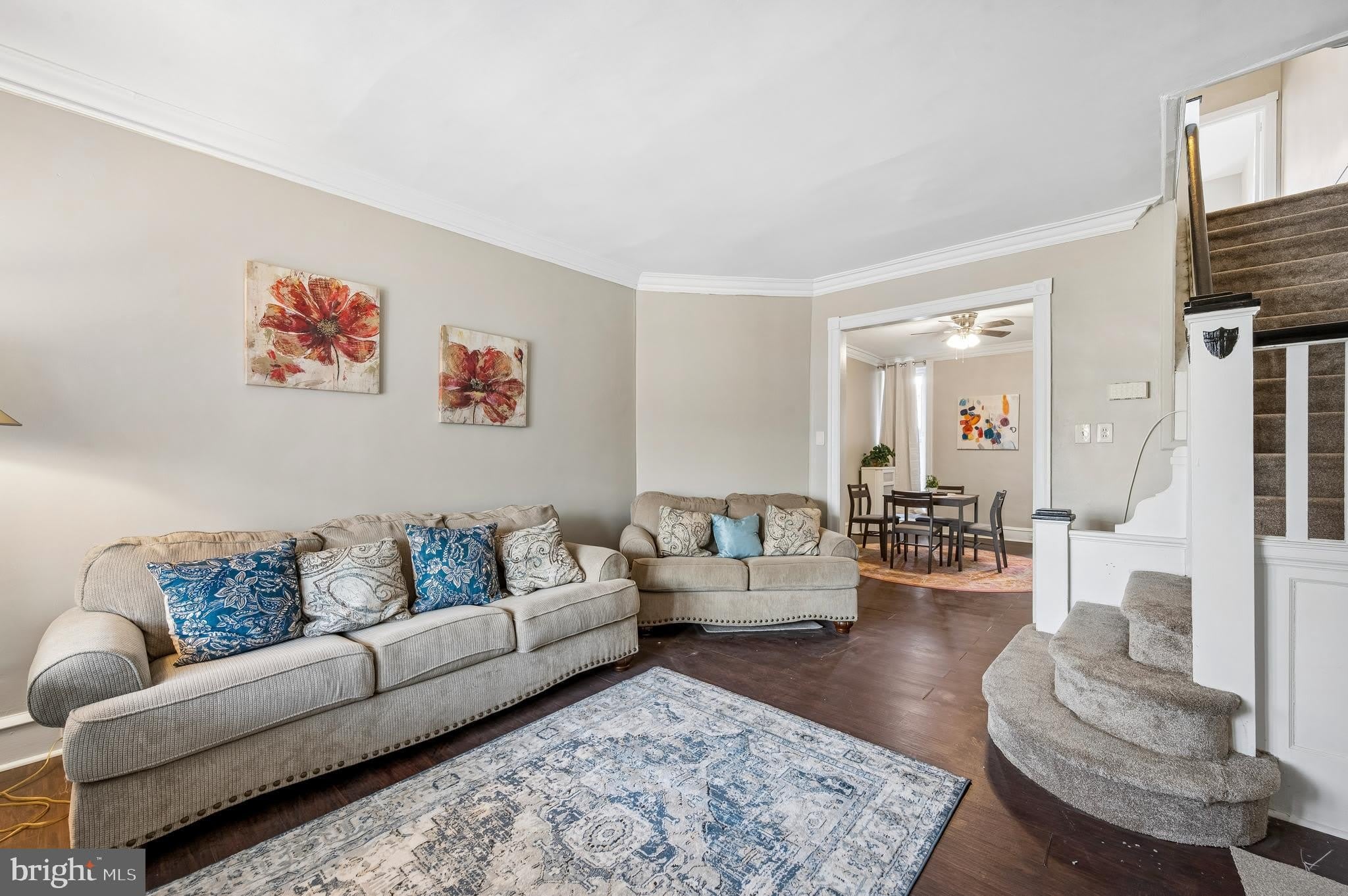 5428 WHITBY Avenue – photo 2