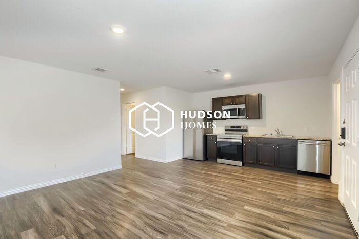 207 West Avenue A – photo 5