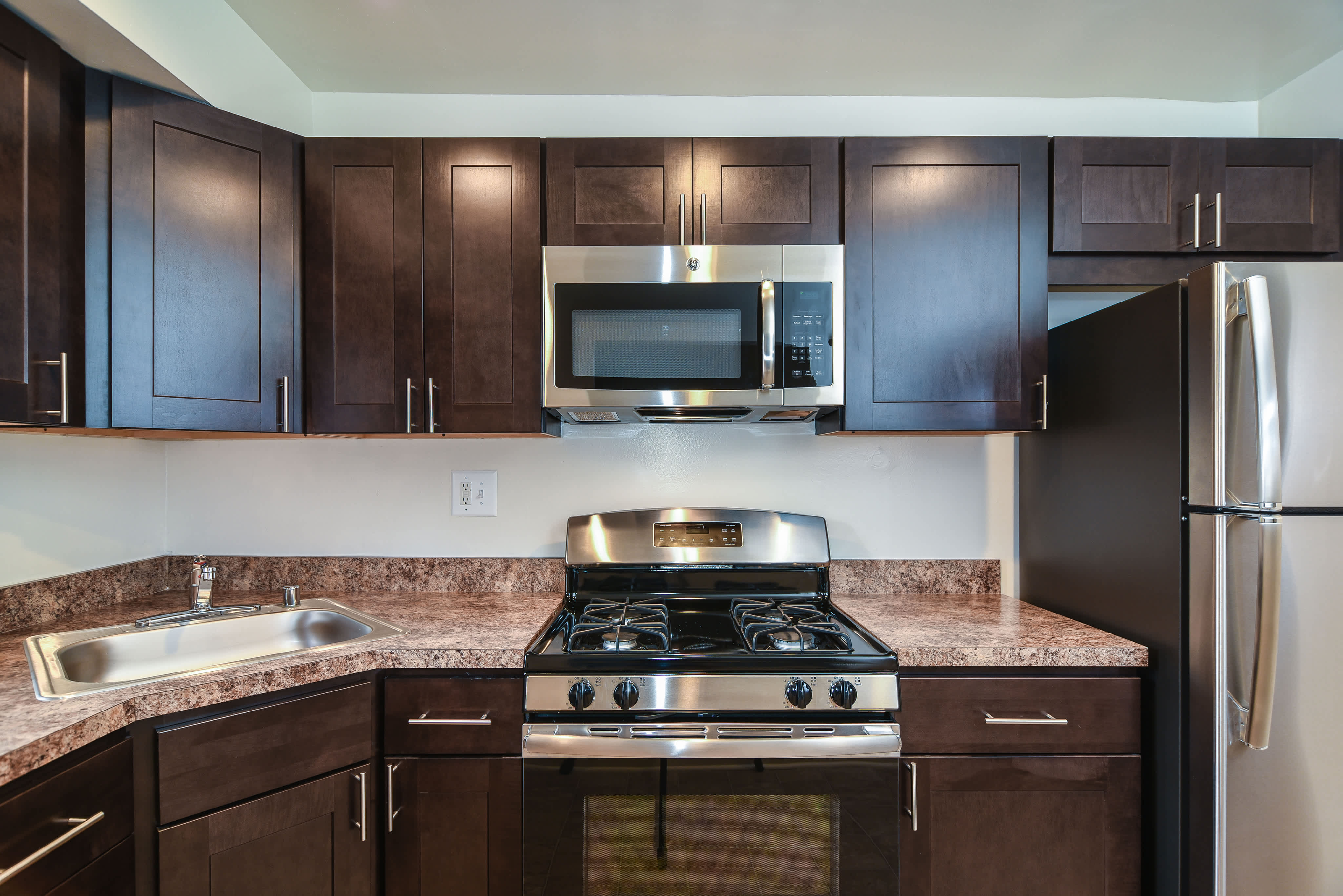 Montrose Manor – photo 4