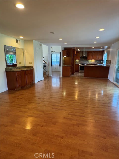 5355 Duncannon Avenue – photo 4