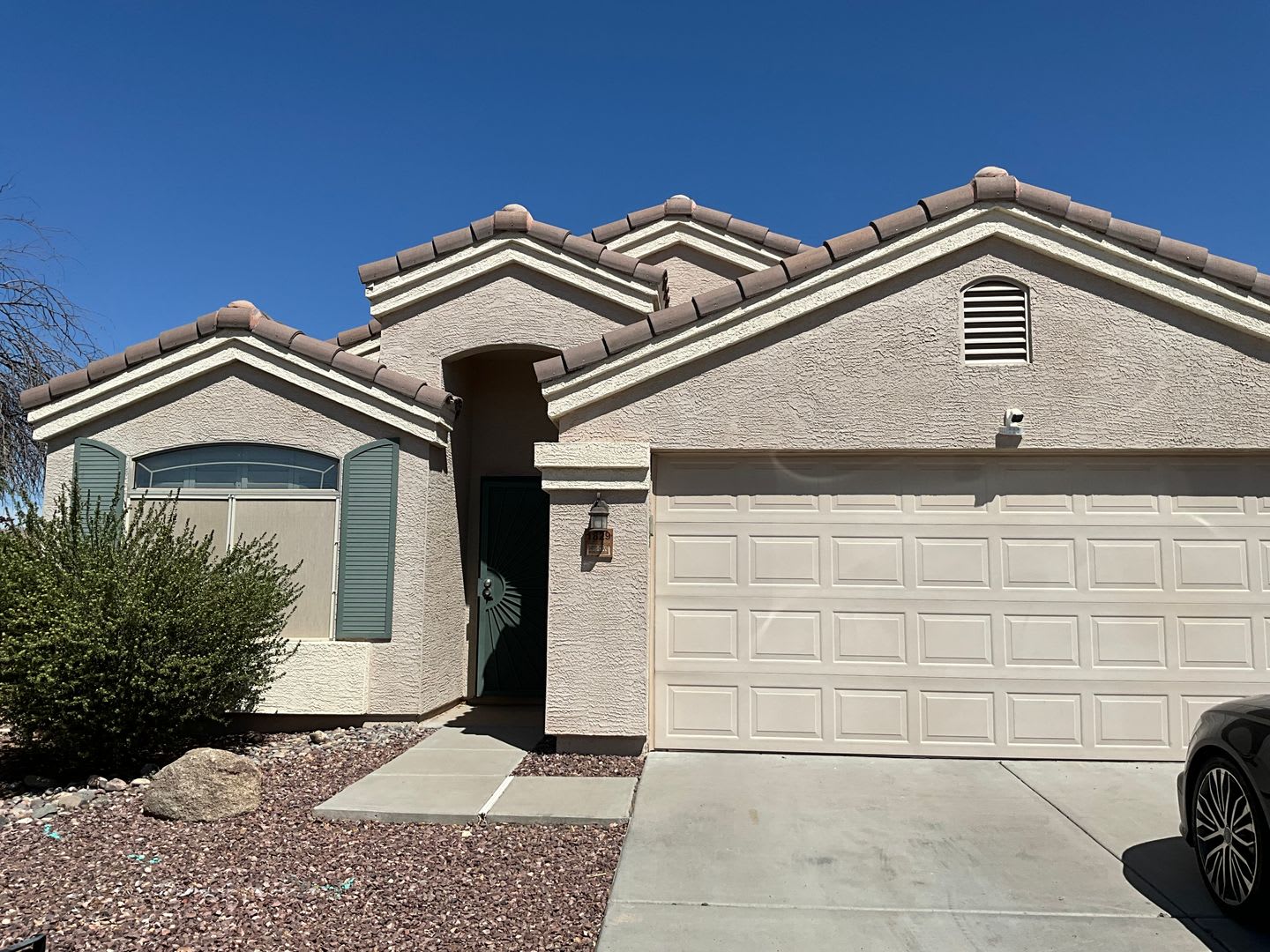 Corner Home With 3 Bedroom 2 Bath – photo 1