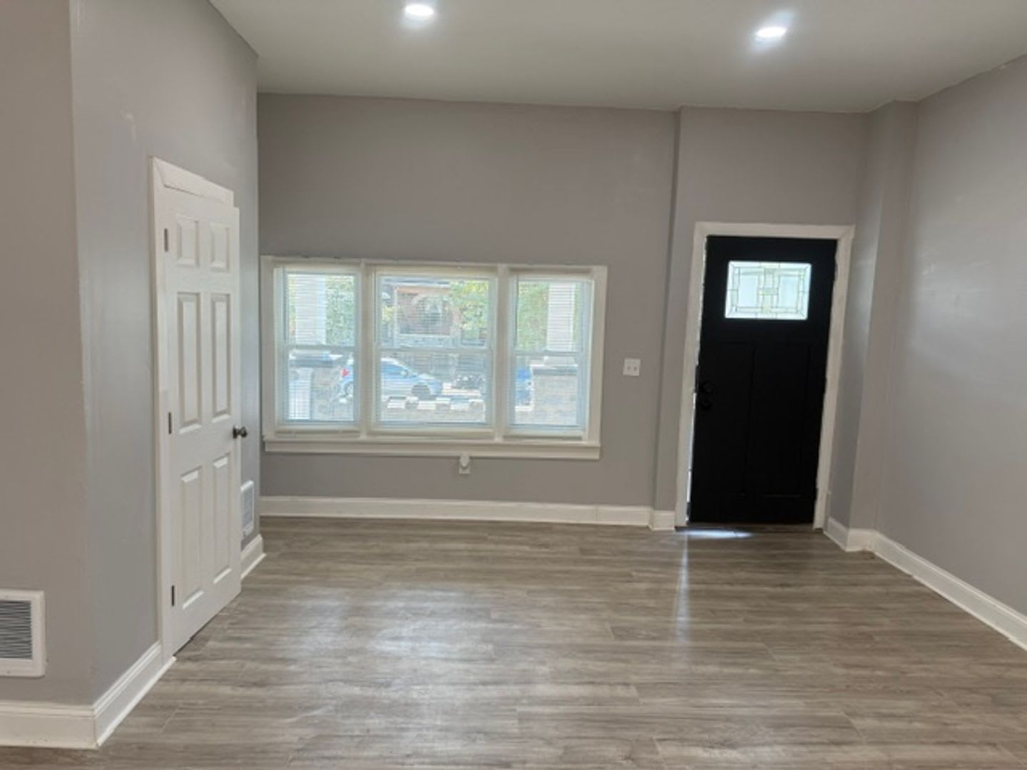 5033 Walnut Street – photo 1