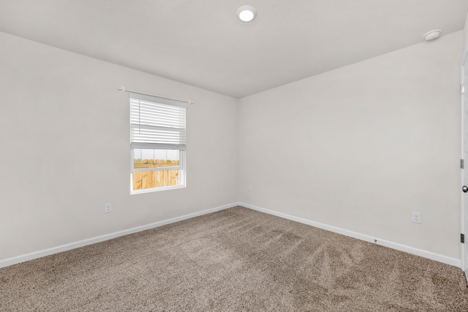 Move-In Ready Guest Room in Fallschase – photo 5