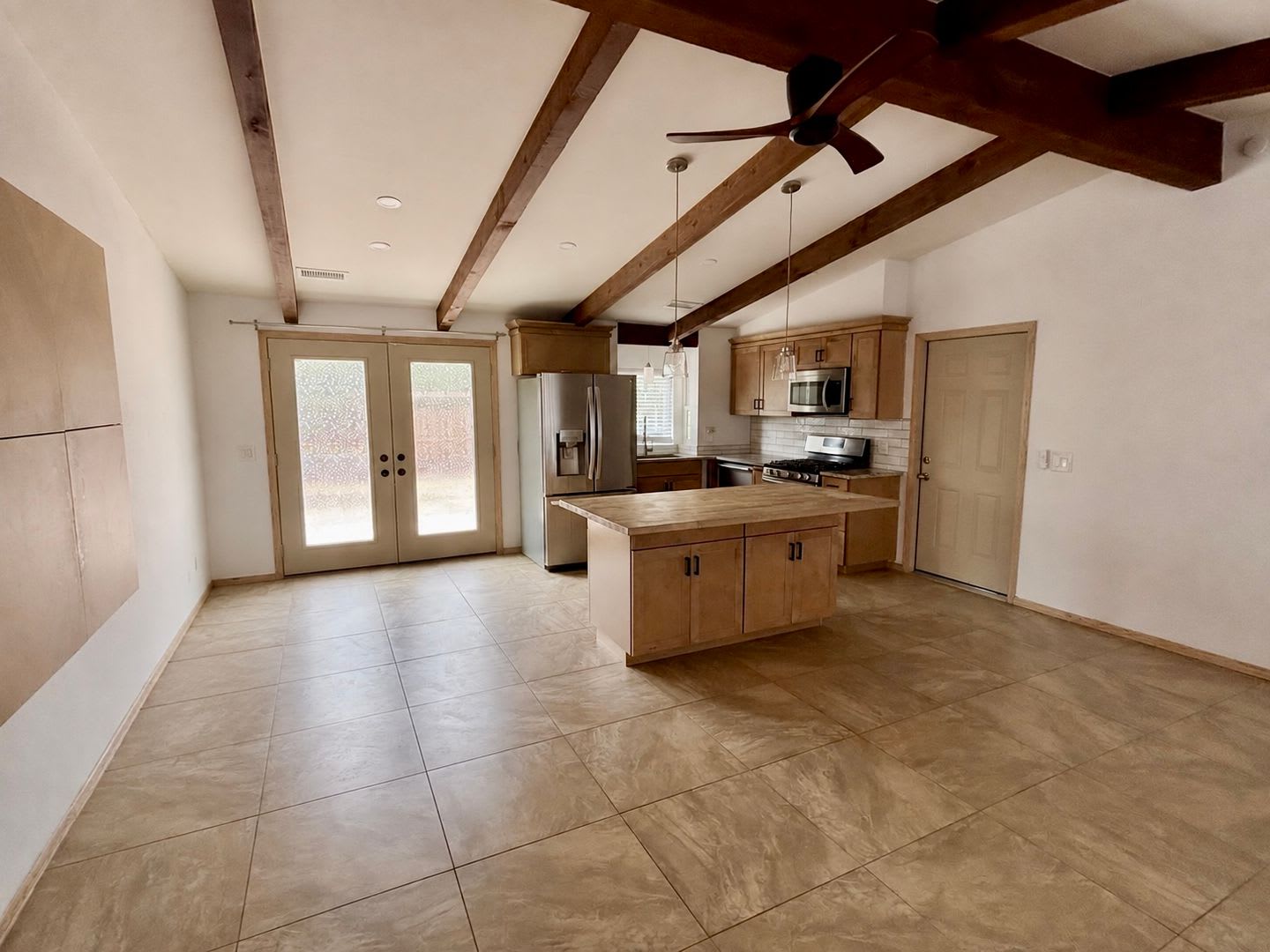Unfurnished 1 Year Long Term Rental – photo 4