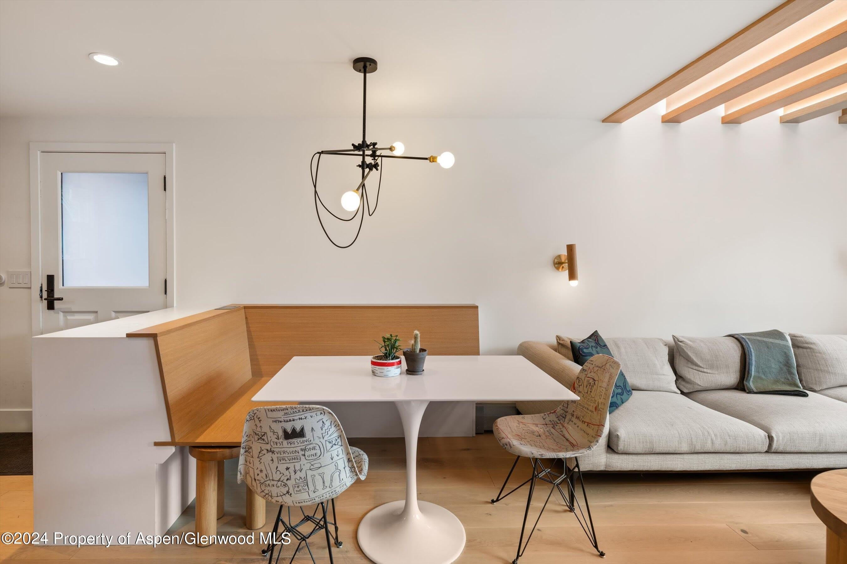 331 W Main Street – photo 5