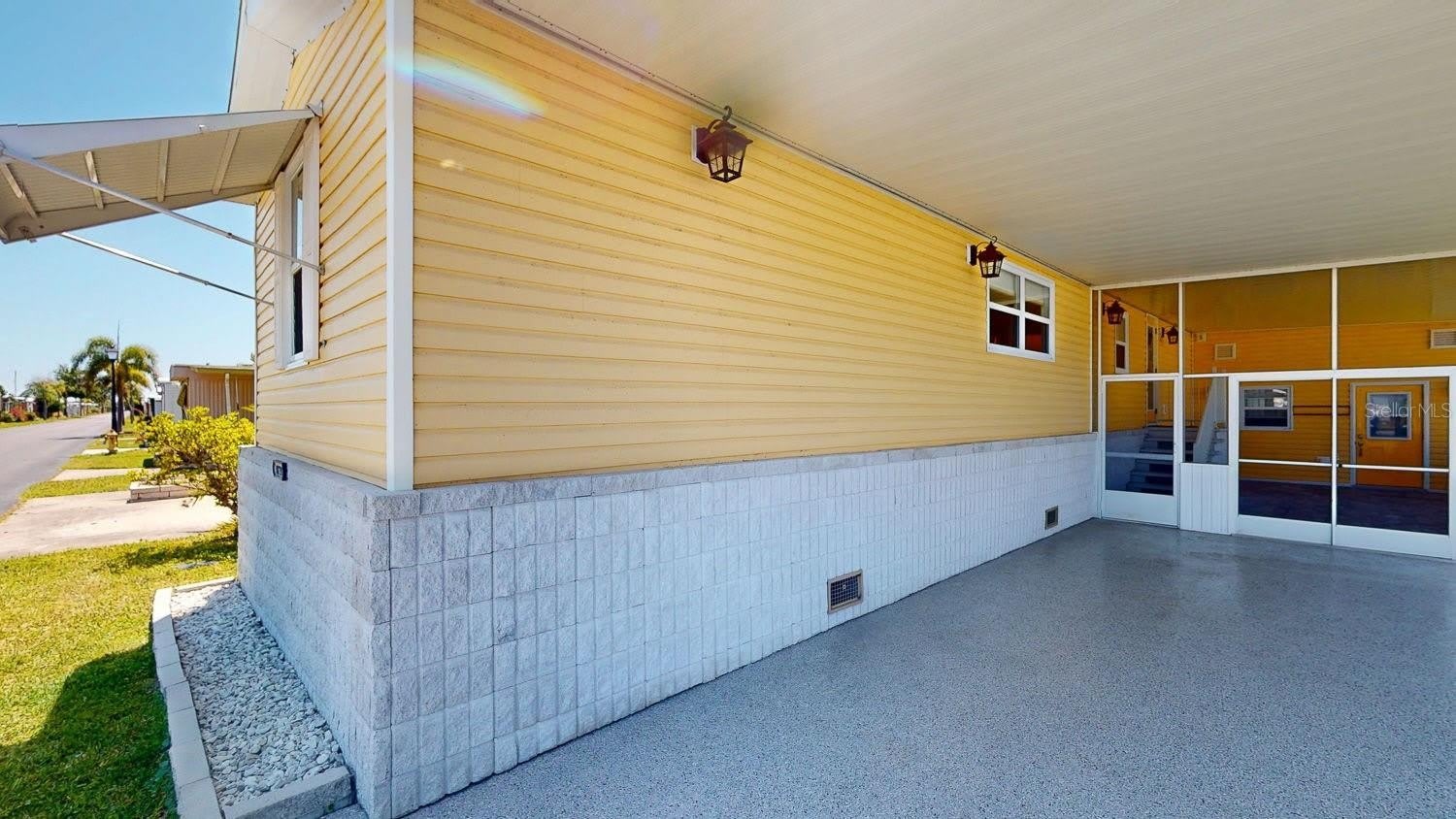 10728 POPLAR Street NE – photo 3