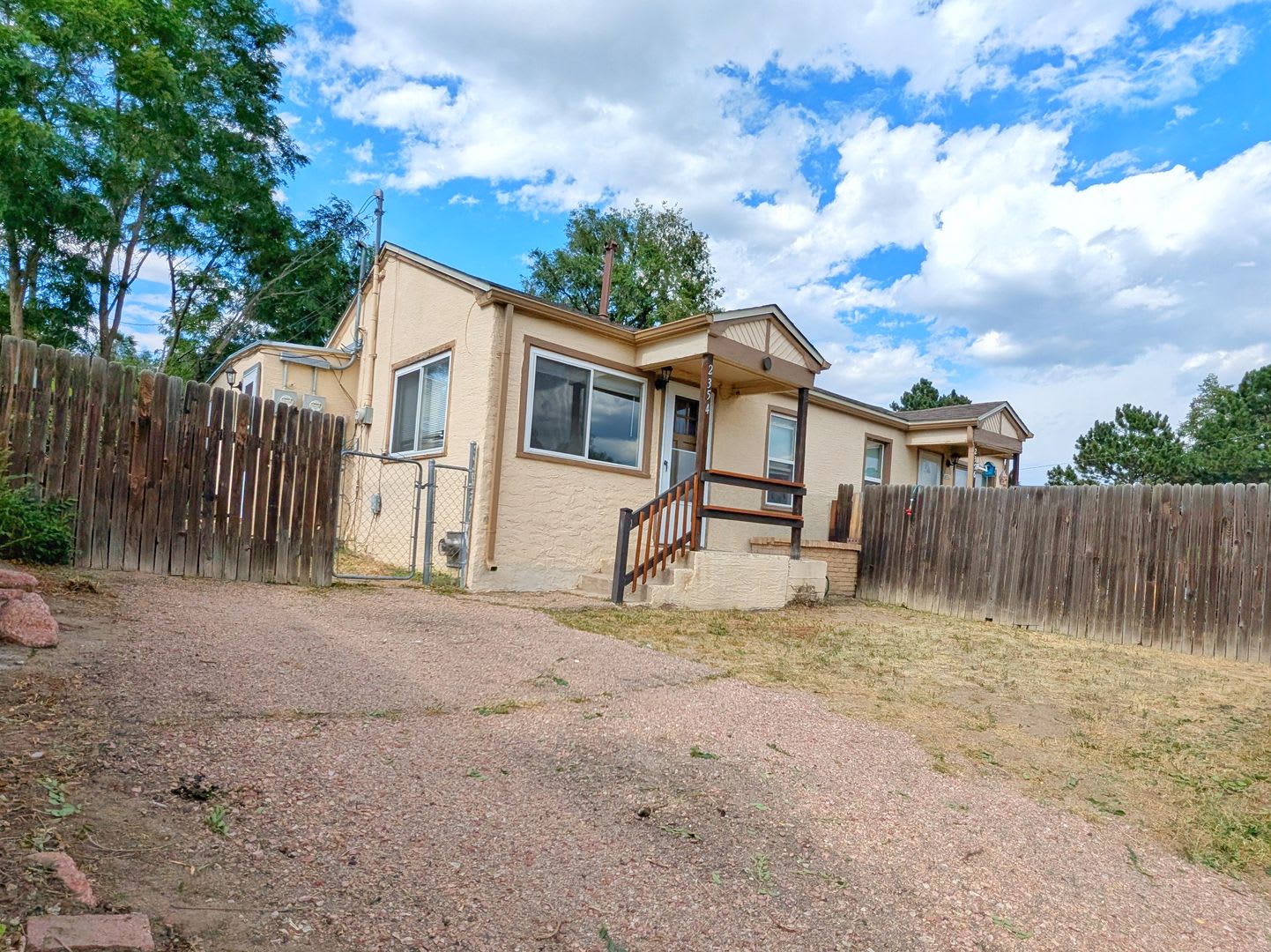 Cozy 2br 1b Home w/laundry! – photo 2