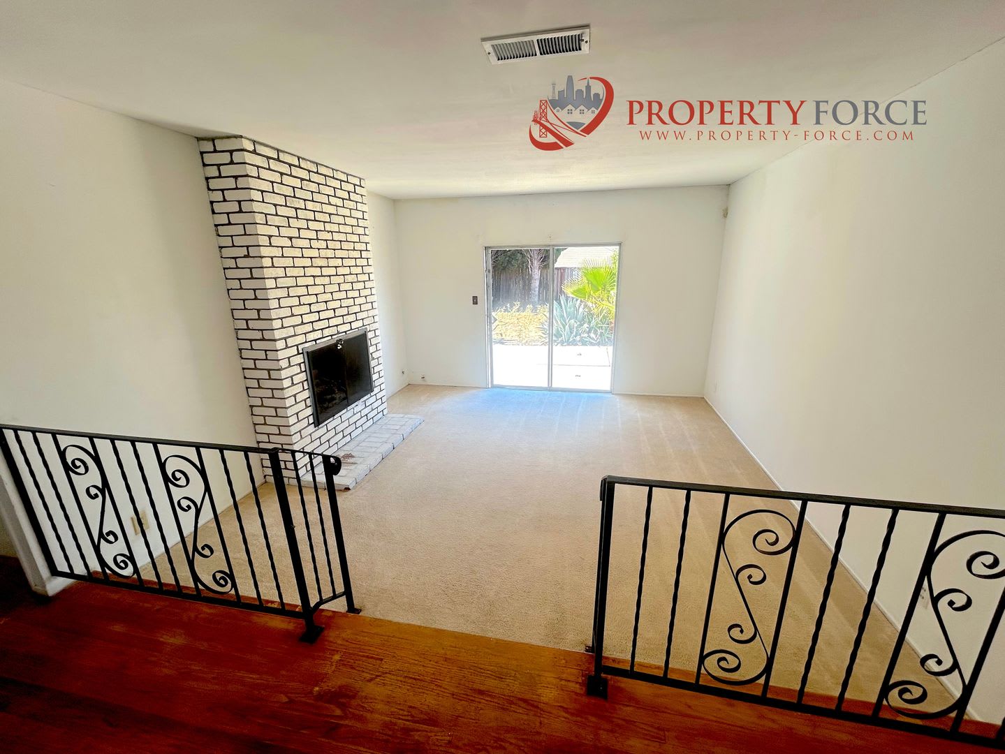 2085 Ashwood – photo 5