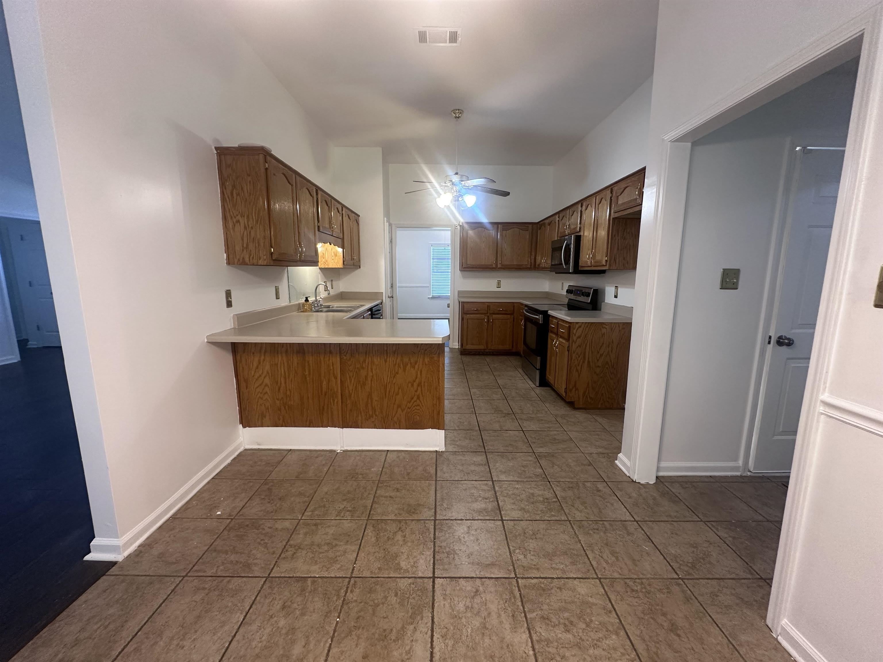 8305 CRIMSON CREEK Dr – photo 4