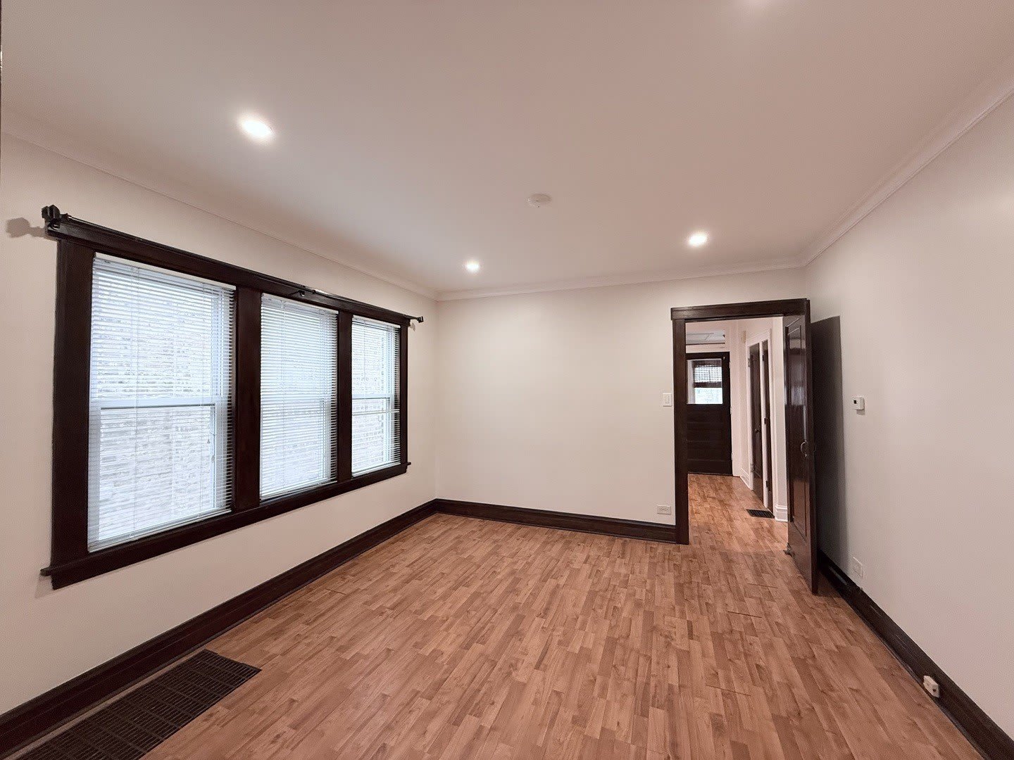 4950 N Marmora Avenue – photo 2