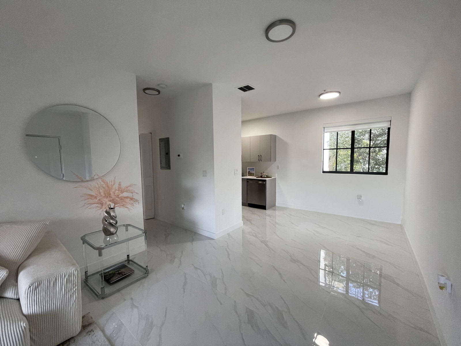 2304 East 4th Avenue – photo 2