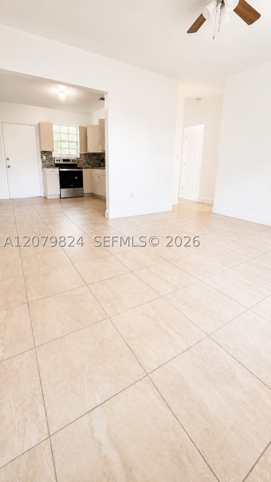 1421 NE 148th St – photo 3