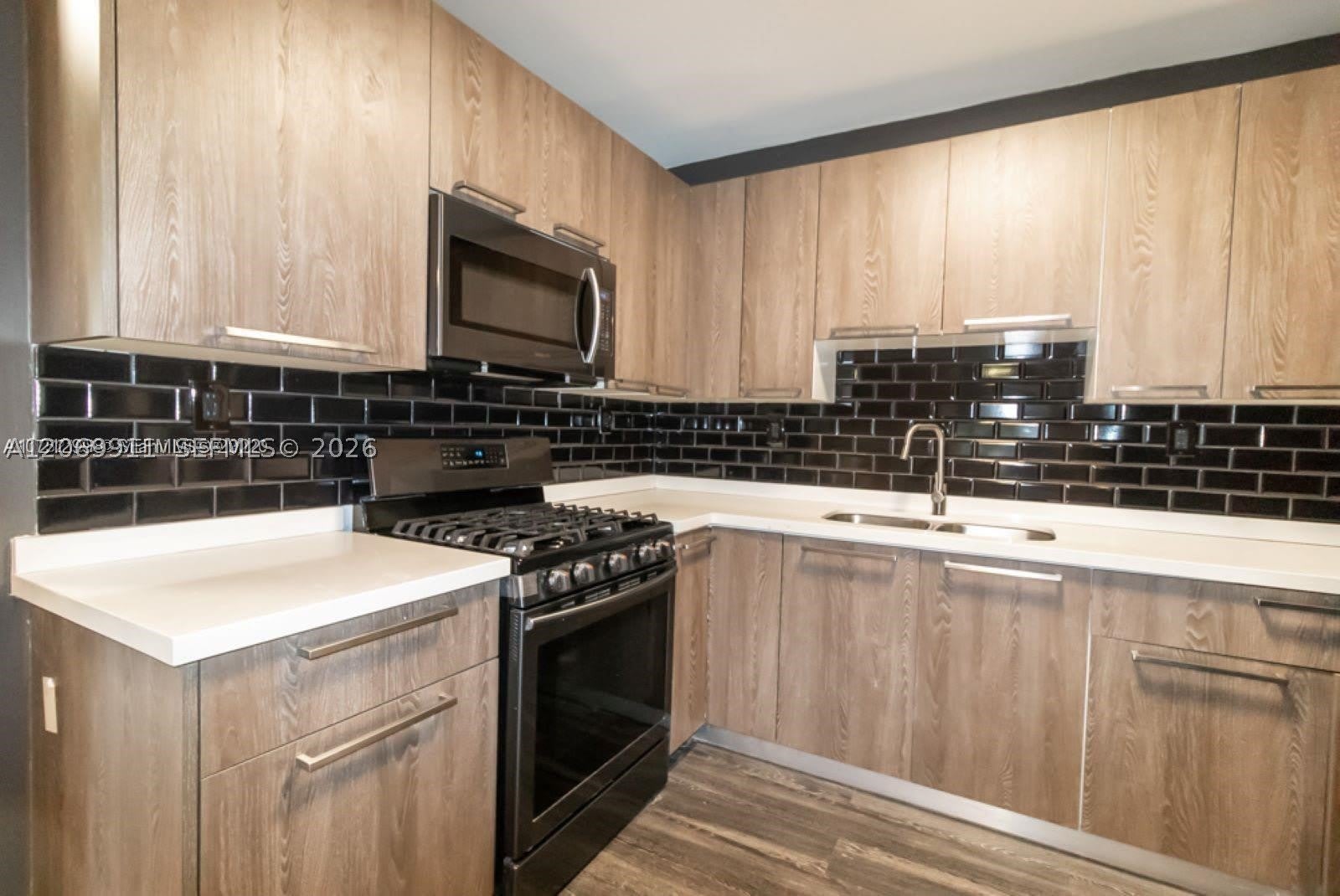 733 85th St – photo 1