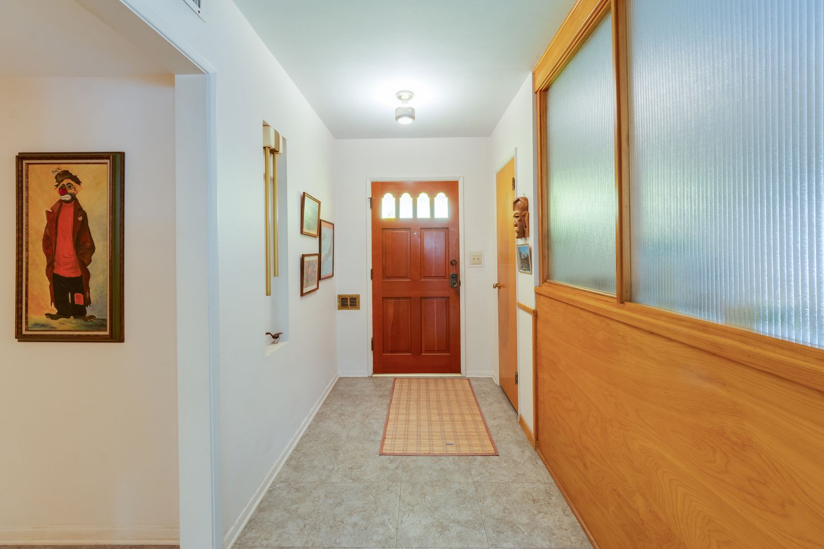 Spacious 3 Bedroom Home with Oversized Family Room & Covered Outdoor Living! – photo 4
