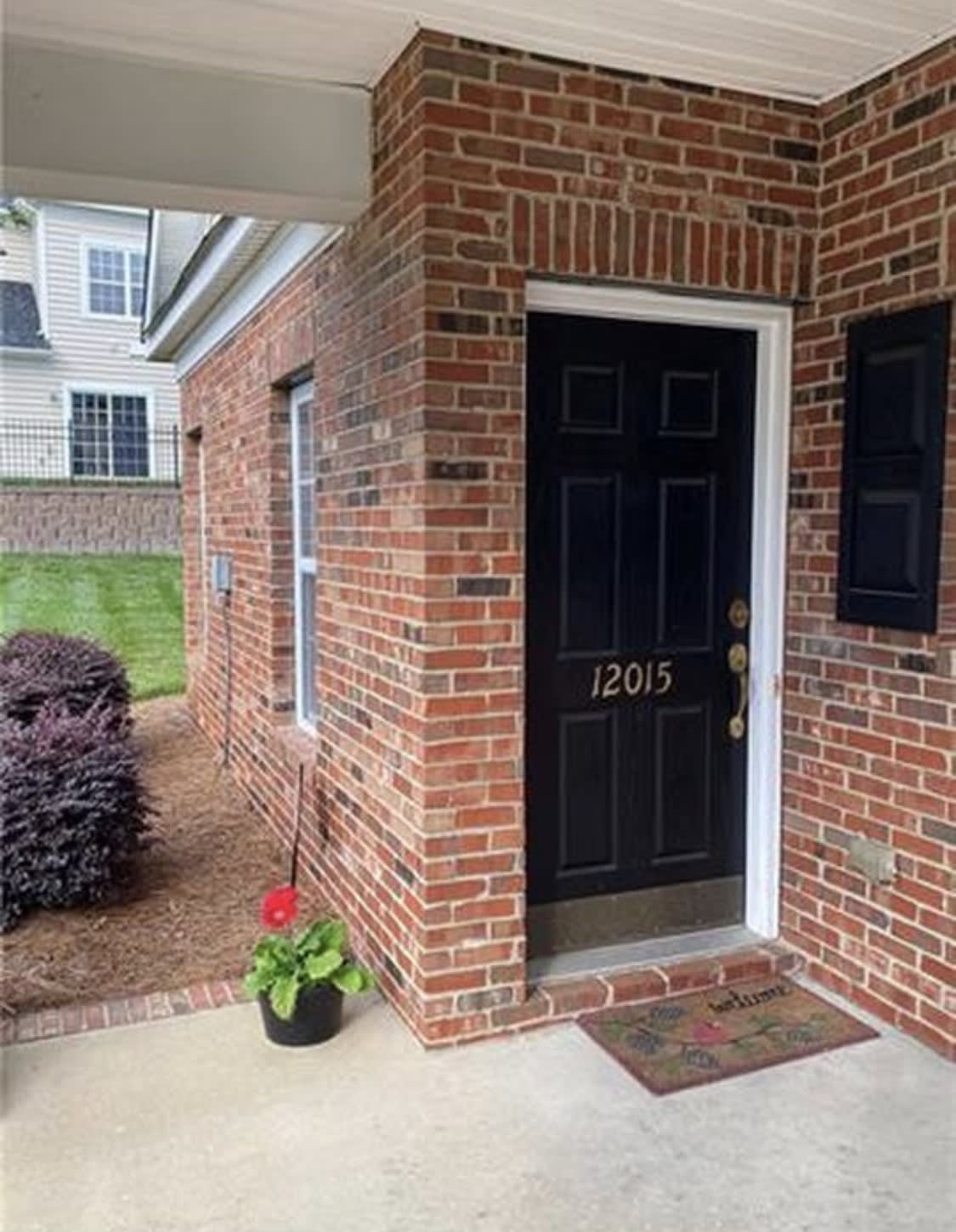 12015 Valley Oak St – photo 4