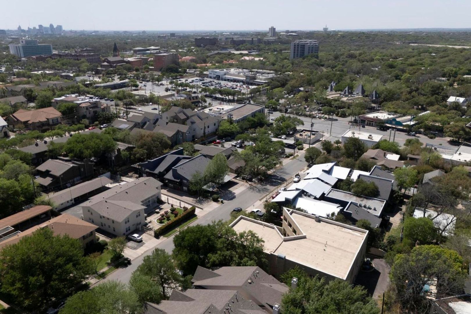 Beautiful Home In Highly Desirable Alamo Heights – photo 3
