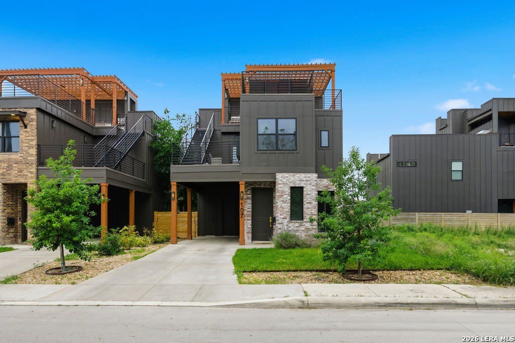 107 DOWDY ST – photo 2